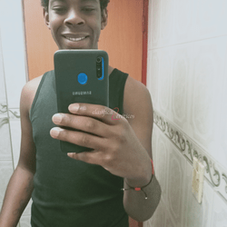 Busco suggar mommy   tengo 21 años y quiero conocerte 